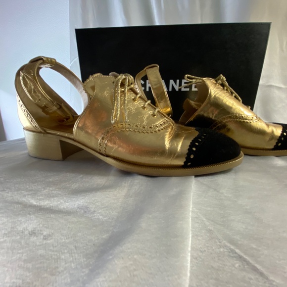 Chanel 2015 Runway |Gold Ankle Strap Oxfords Black Suede Toe Cap - Picture 2 of 6